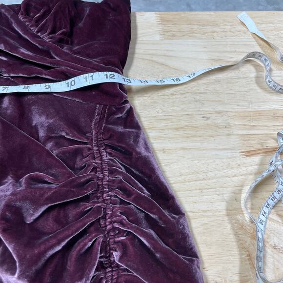 Cinq à Sept NWT Genevive Velvet Ruched Cutout Gown Calla Lilly Purple Size 2 - Picture 7 of 11